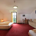 Reitlwirt Hotel 4*